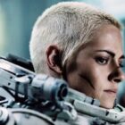 Kristen Stewart's Underwater Becomes Netflix Hit Years After Flopping in Theaters