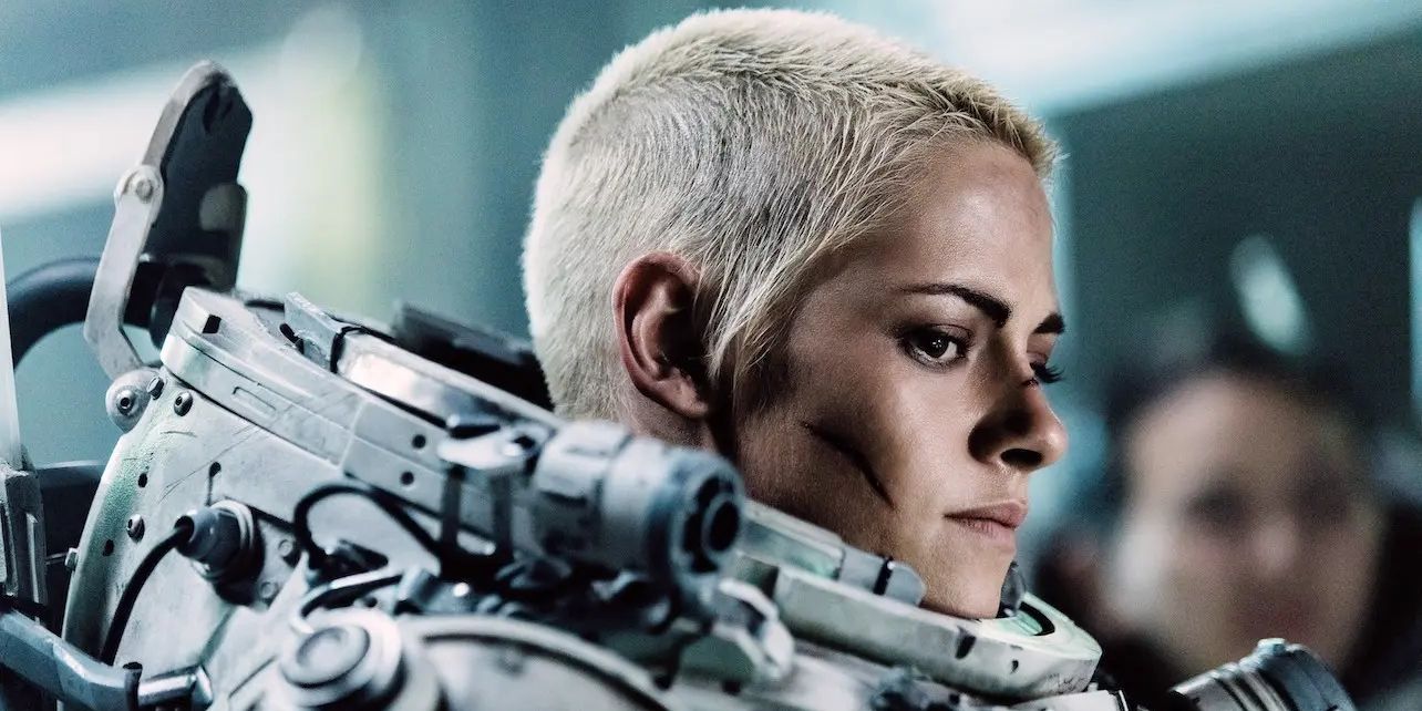 Underwater de Kristen Stewart devient un succès sur Netflix après son échec en salles