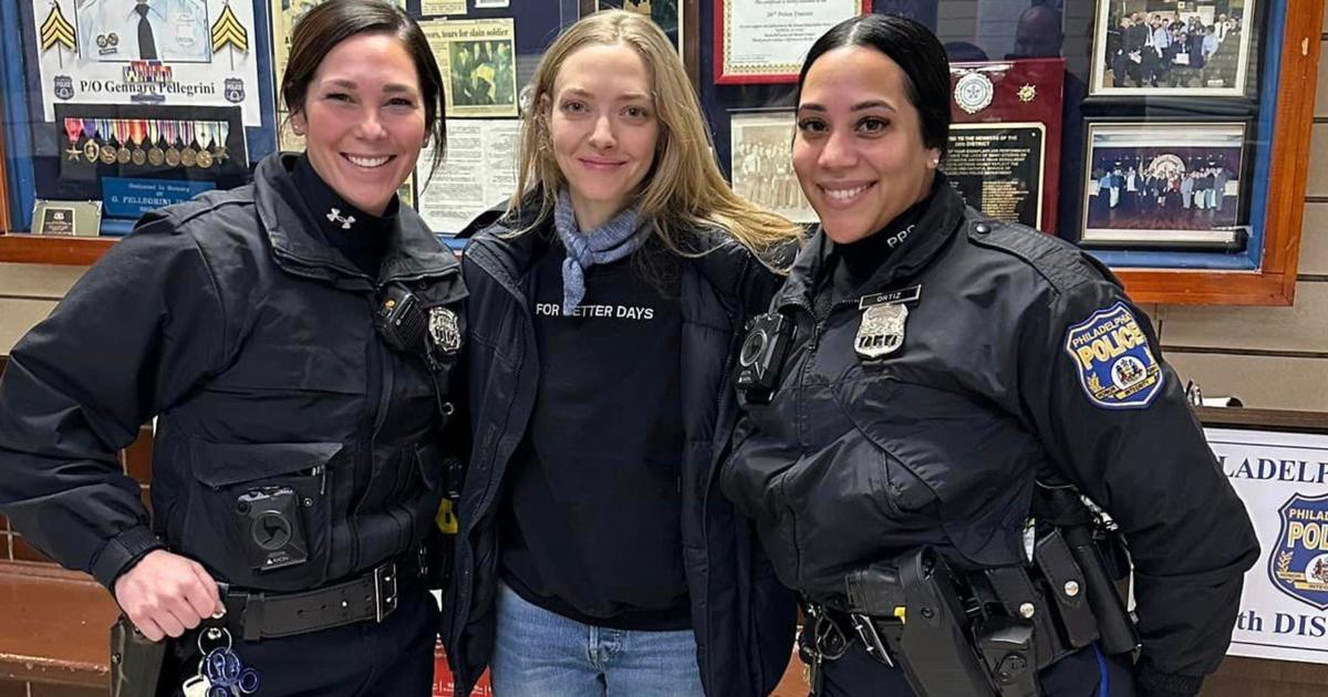 Amanda Seyfried fait une patrouille avec la police de Philadelphie pendant le tournage de la série “Long Bright River”