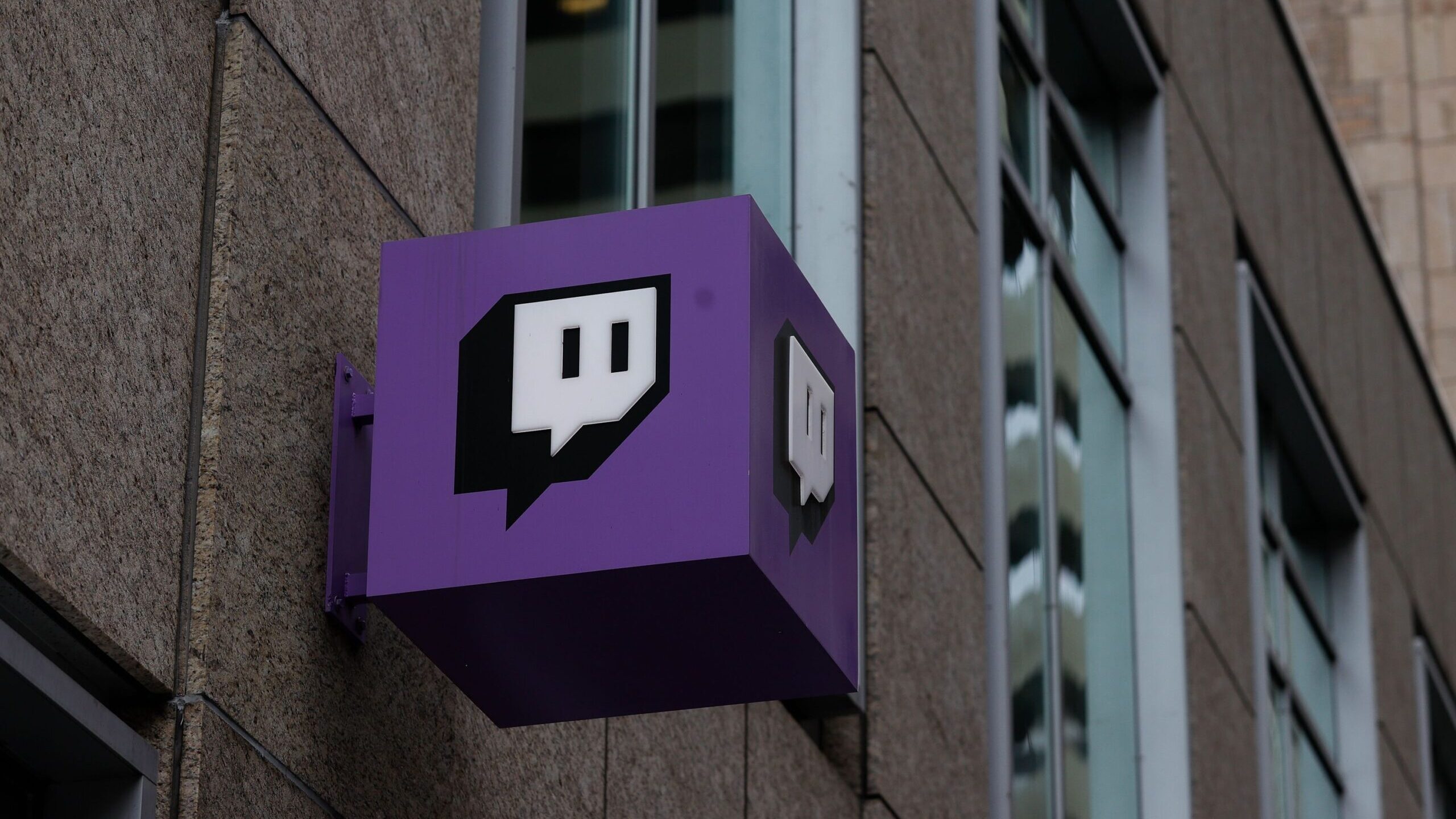 Amazon supprime des centaines d’emplois, y compris chez la plateforme de streaming de jeux Twitch