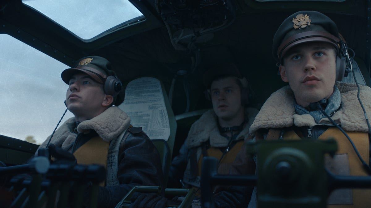 Barry Keoghan tisse des liens réels avec la distribution dans ‘Masters of the Air’
