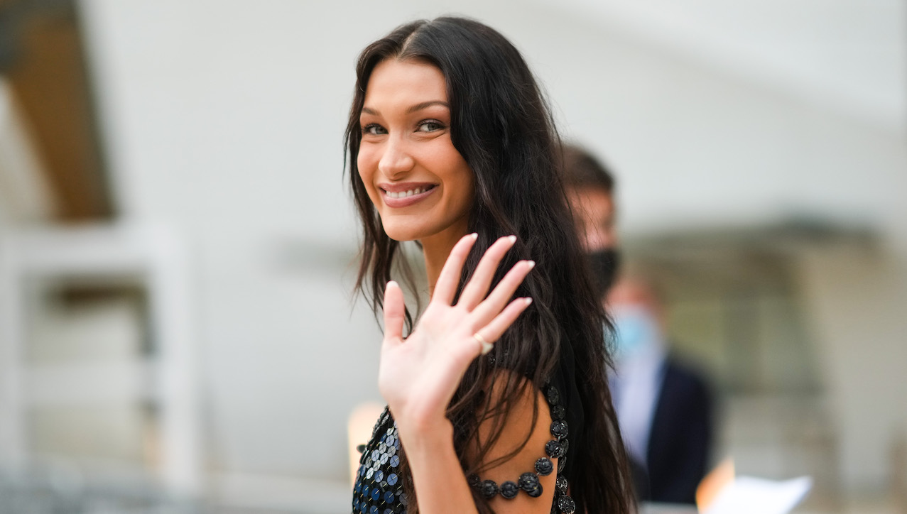 Bella Hadid en couverture pour la première fois depuis sa pause