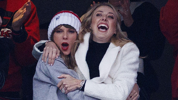 Brittany Mahomes et Taylor Swift en jumelles dans des vestes des Chiefs : nouvelles photos – Hollywood Life