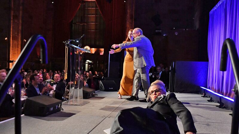 Chute d’Amy Sedaris lors de la National Board of Review Awards Gala