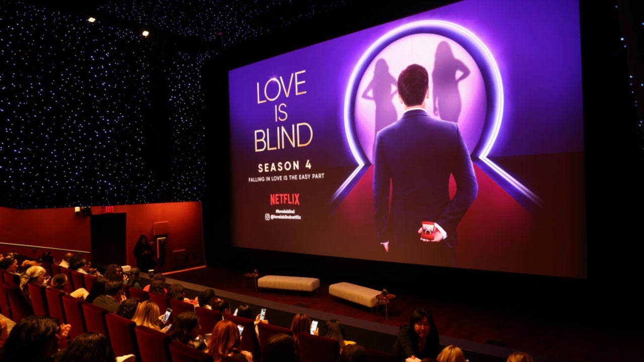 Contestante de “Love is Blind” poursuit Netflix et la production pour des millions