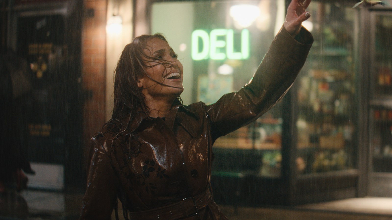 Découvrez Jennifer Lopez dans la nouvelle bande-annonce “This Is Me…Now”