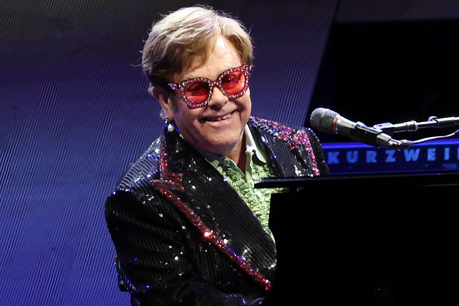 Elton John remporte son premier Emmy et reçoit l’honneur prestigieux EGOT