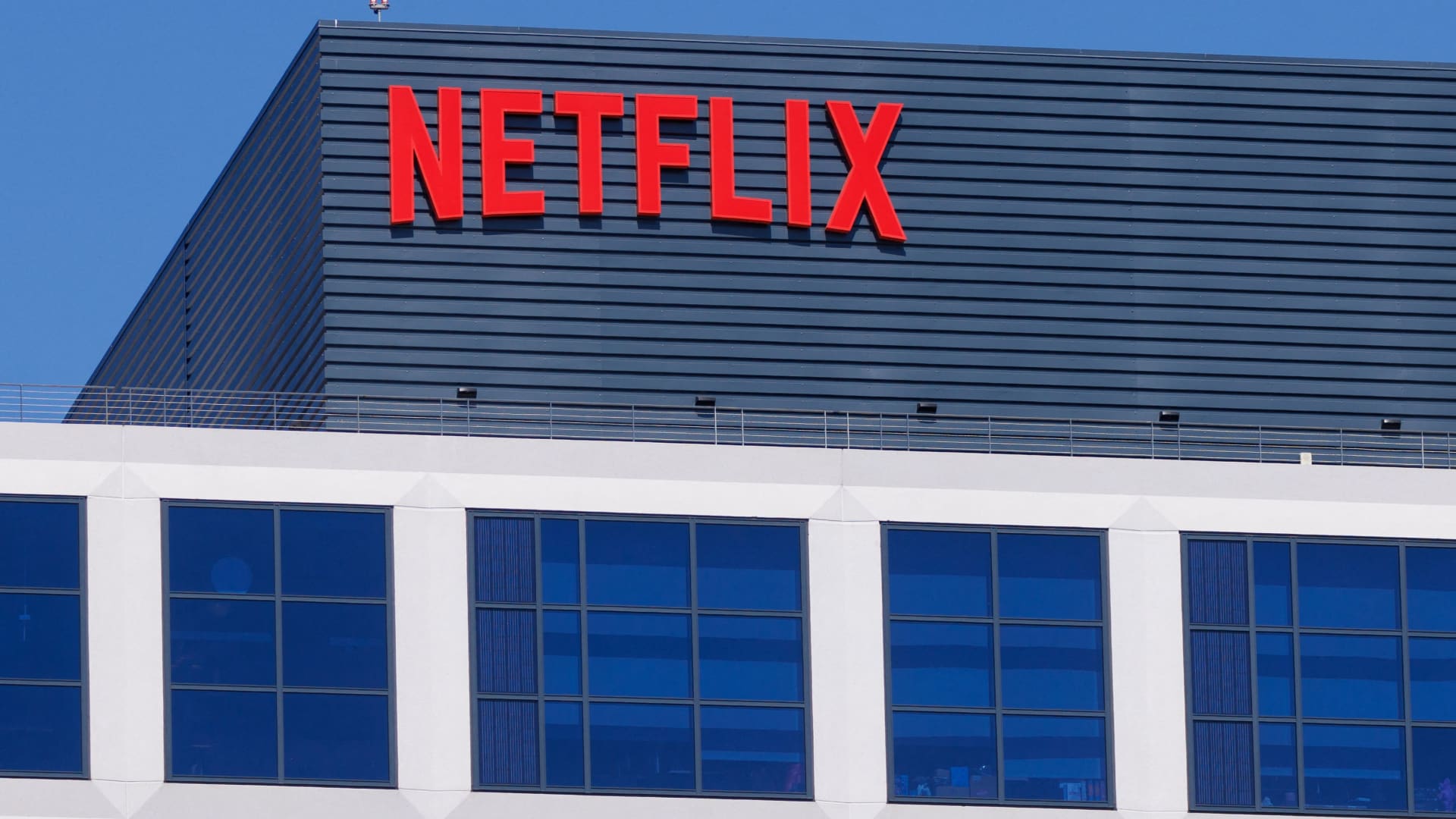 Gains Netflix Q4 2023
