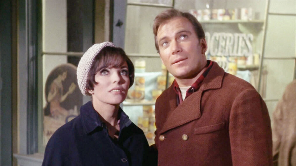 Joan Collins dans Star Trek et d’autres épisodes cultes avec des stars invitées sur Pluto TV