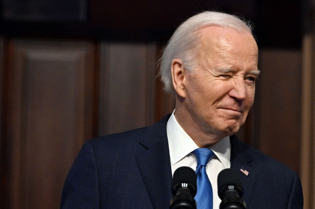 Joe Biden recrute un producteur de recherche pour 2024 – Deadline