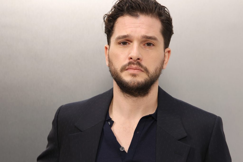 Kit Harington dévoile des nouvelles photos de sa série TV “western britannique” – Deadline