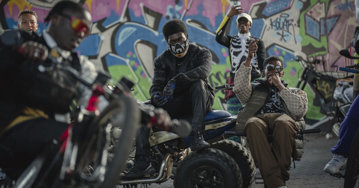 La critique de The Kitchen : le premier film réalisé par Daniel Kaluuya est époustouflant