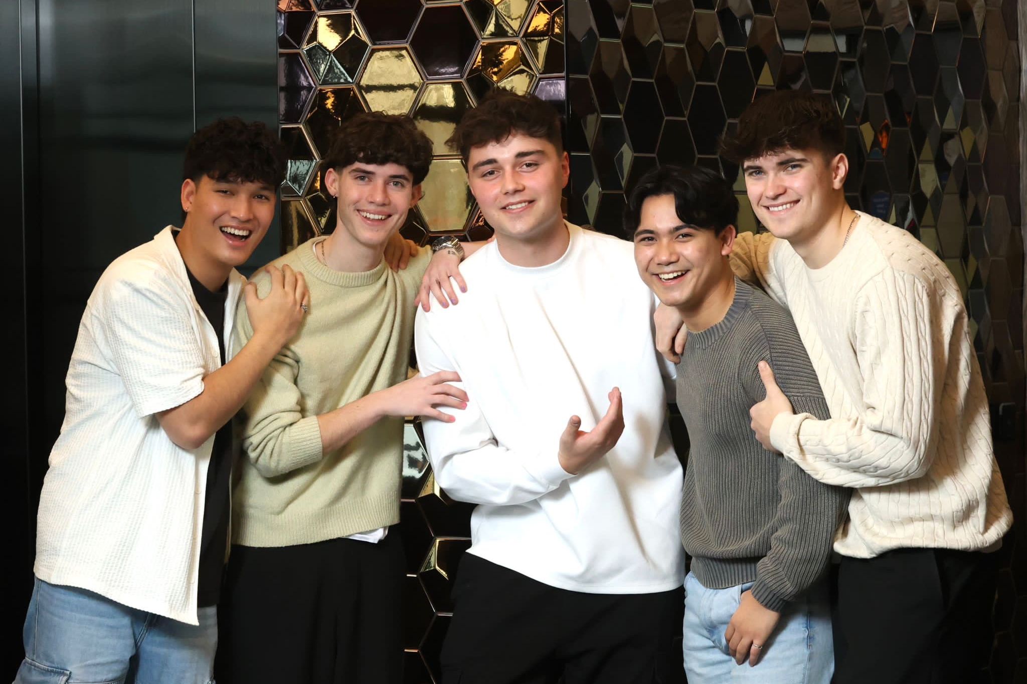 La nouvelle boyband de Louis Walsh, Next In Line, se confie après sa défaite à l’Eurosong