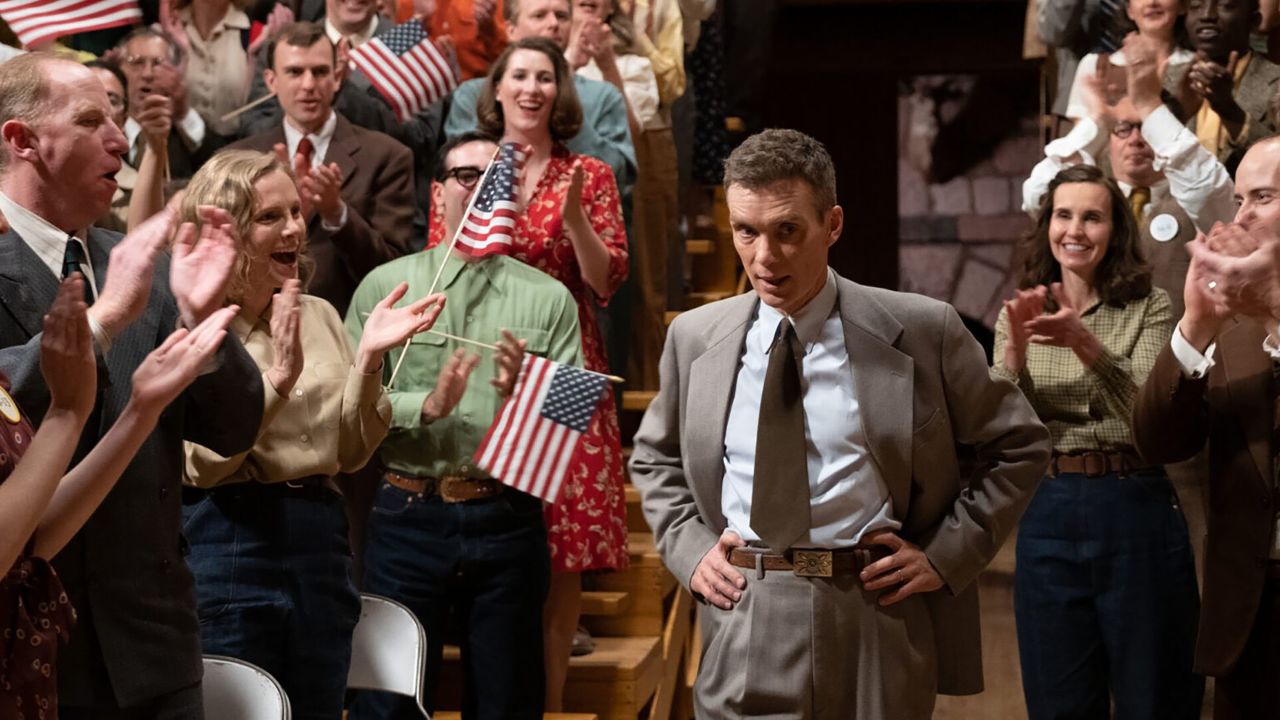 Oppenheimer domine les Critics Choice 2024 avec 8 récompenses – Awardsdaily