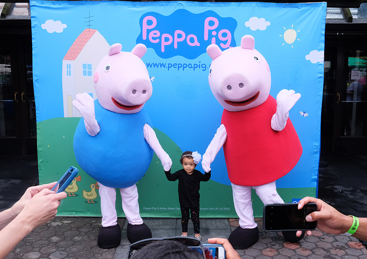 Peppa Pig rencontre Billy Buffalo au match des Buffalo Bills