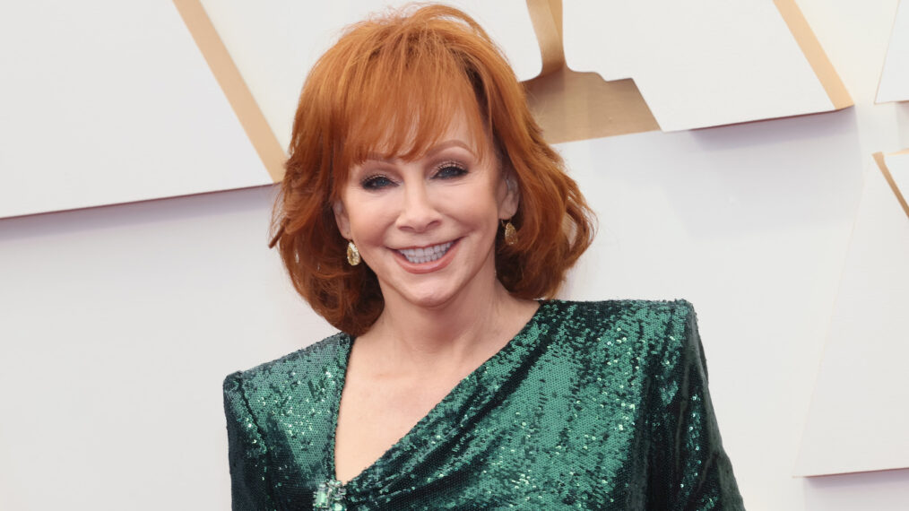 Reba McEntire collabore avec les producteurs de ‘Reba’ pour un nouveau pilote comique sur NBC