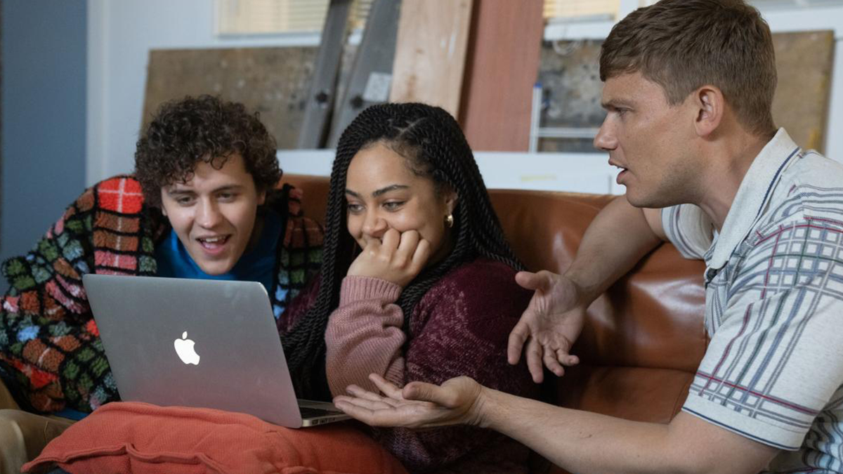 Regarder gratuitement Big Boys saison 2, la comédie britannique – en streaming où que vous soyez