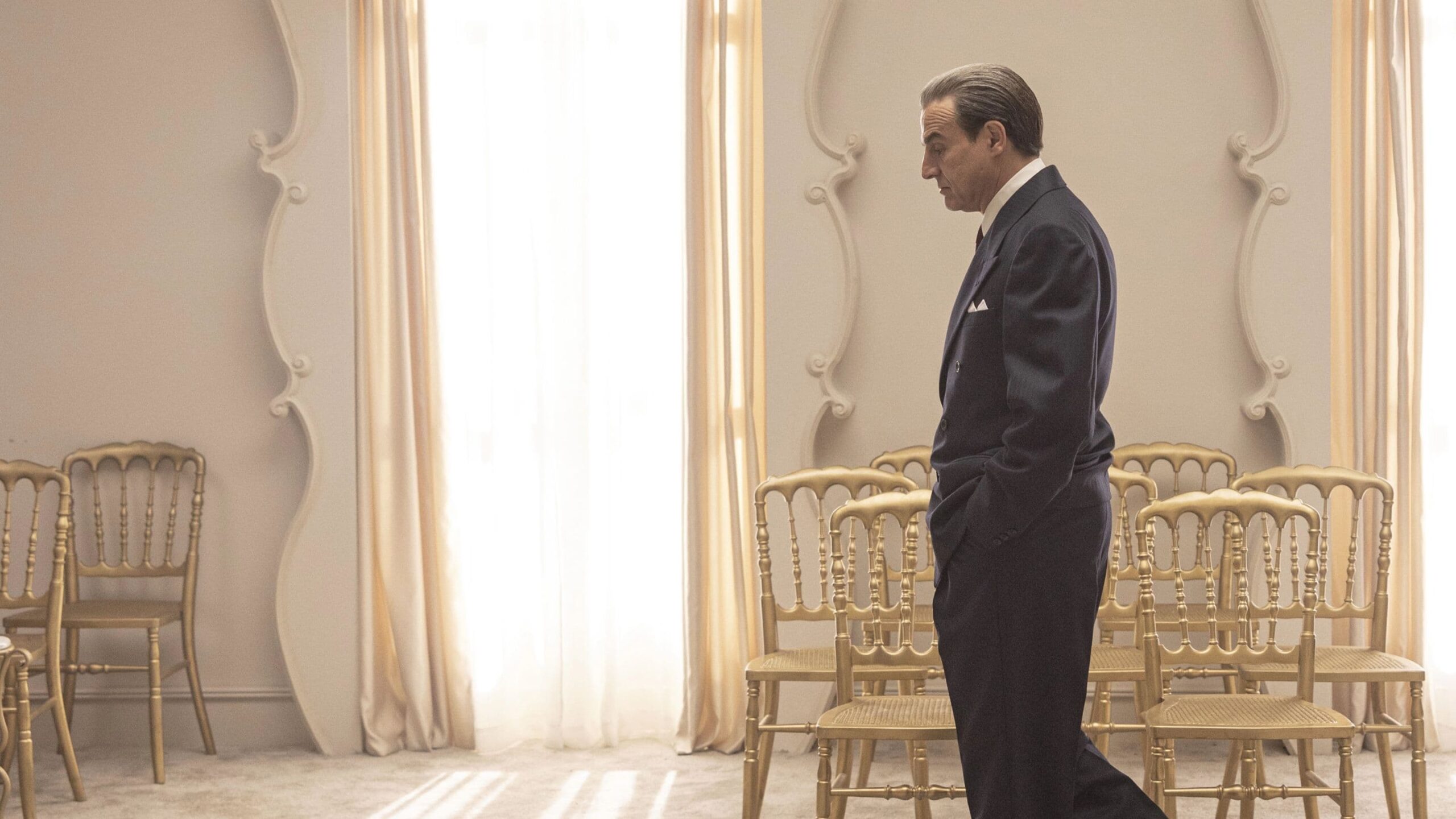Regardez Cristóbal Balenciaga sur Disney+ aux États-Unis