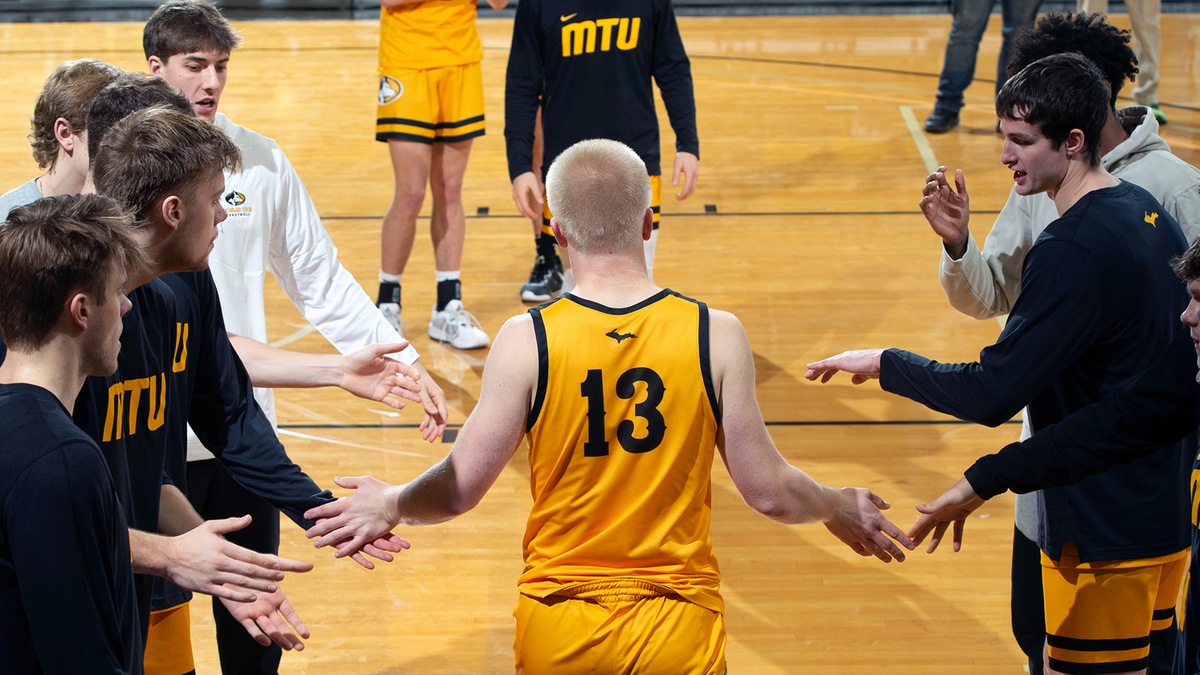 Retour des Huskies au SDC Gymnasium pour la GLIAC