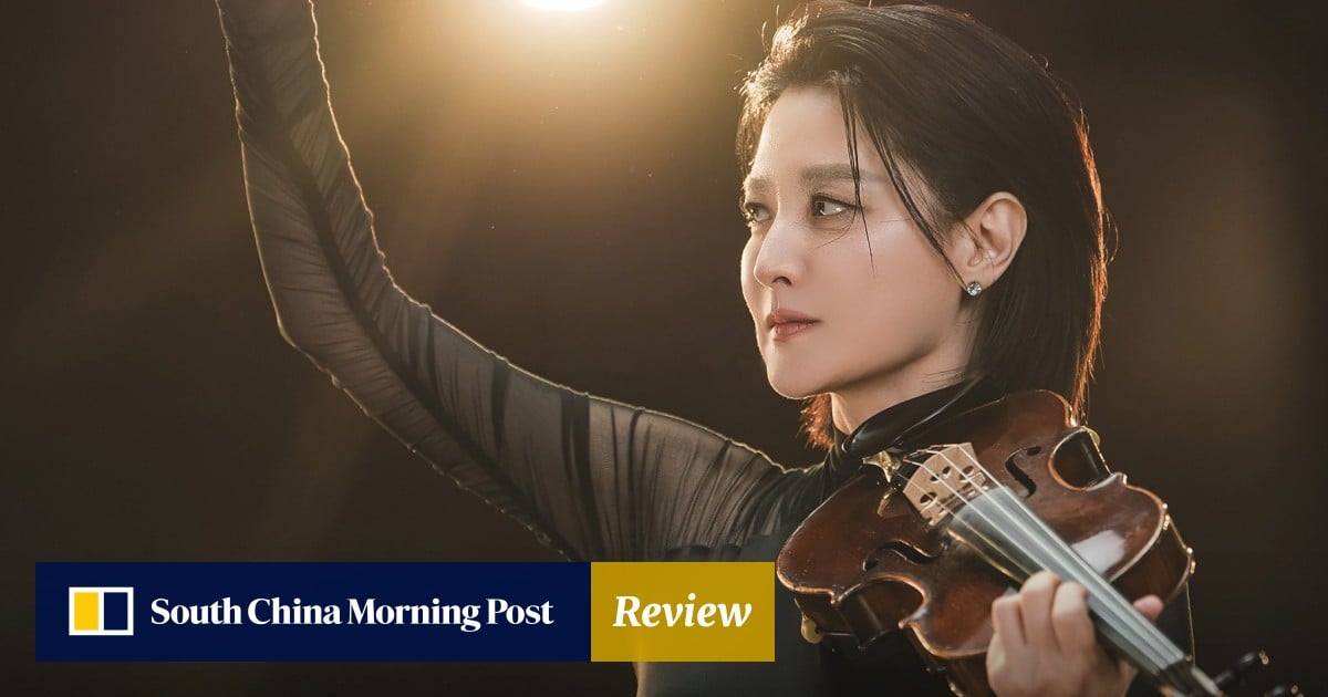 Revue Disney+ : Maestra: Strings of Truth, Lee Young-ae brille