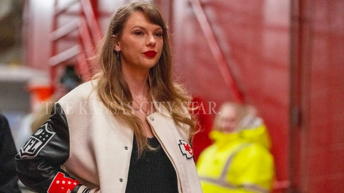 Tapis rouge des Golden Globes en ligne, possible présence de Taylor Swift