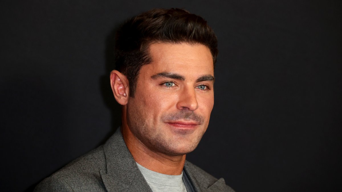 Zac Efron révèle son premier baiser sur NBC Chicago