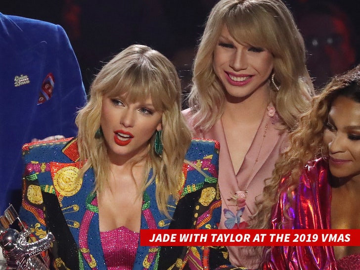 Jade Jolie with Taylor Swift at the 2019 VMAs