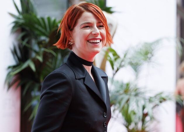 Jessie Buckley évoque un moment émouvant lorsqu’elle rend hommage à Sinéad O’Connor