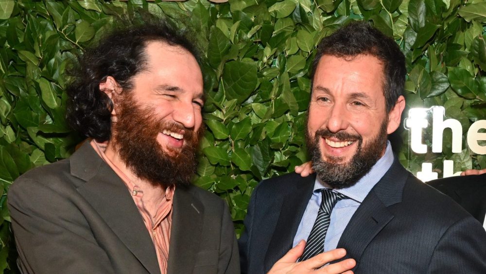 Adam Sandler annonce un spectacle comique sur Netflix dirigé par Josh Safdie