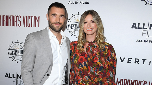 Annonce de grossesse : deuxième enfant avec Josh Bowman – Hollywood Life