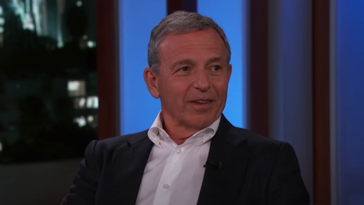 Bob Iger admet que des restrictions de partage de mots de passe pour Disney+ et Hulu arrivent car l’entreprise n’est pas rentable dans de nouveaux commentaires sincères.