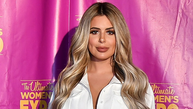 Brielle Biermann fiancée à Billy Seidl : clichés – Hollywood Life