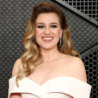 Kelly Clarkson Grammys 2024