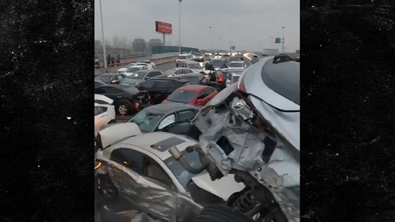 Collision de 100 voitures en Chine à cause de routes verglacées : tout le monde sain et sauf