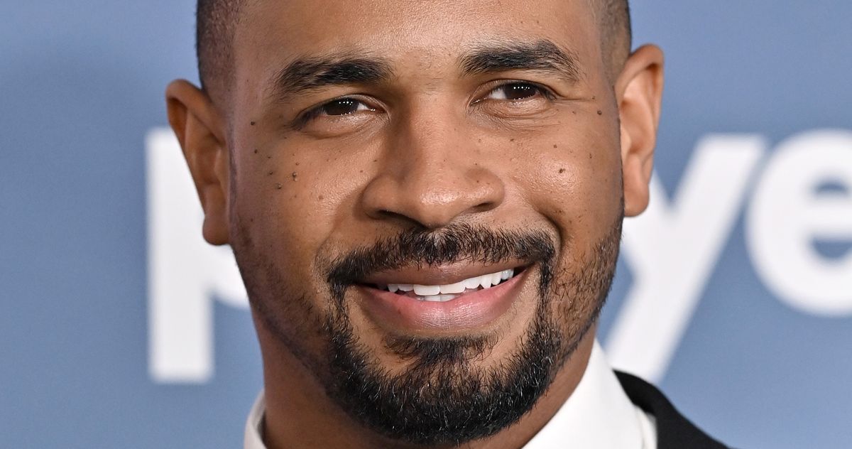 Damon Wayans Jr. améliore ses blagues dans la comédie romantique “Players” sur Netflix