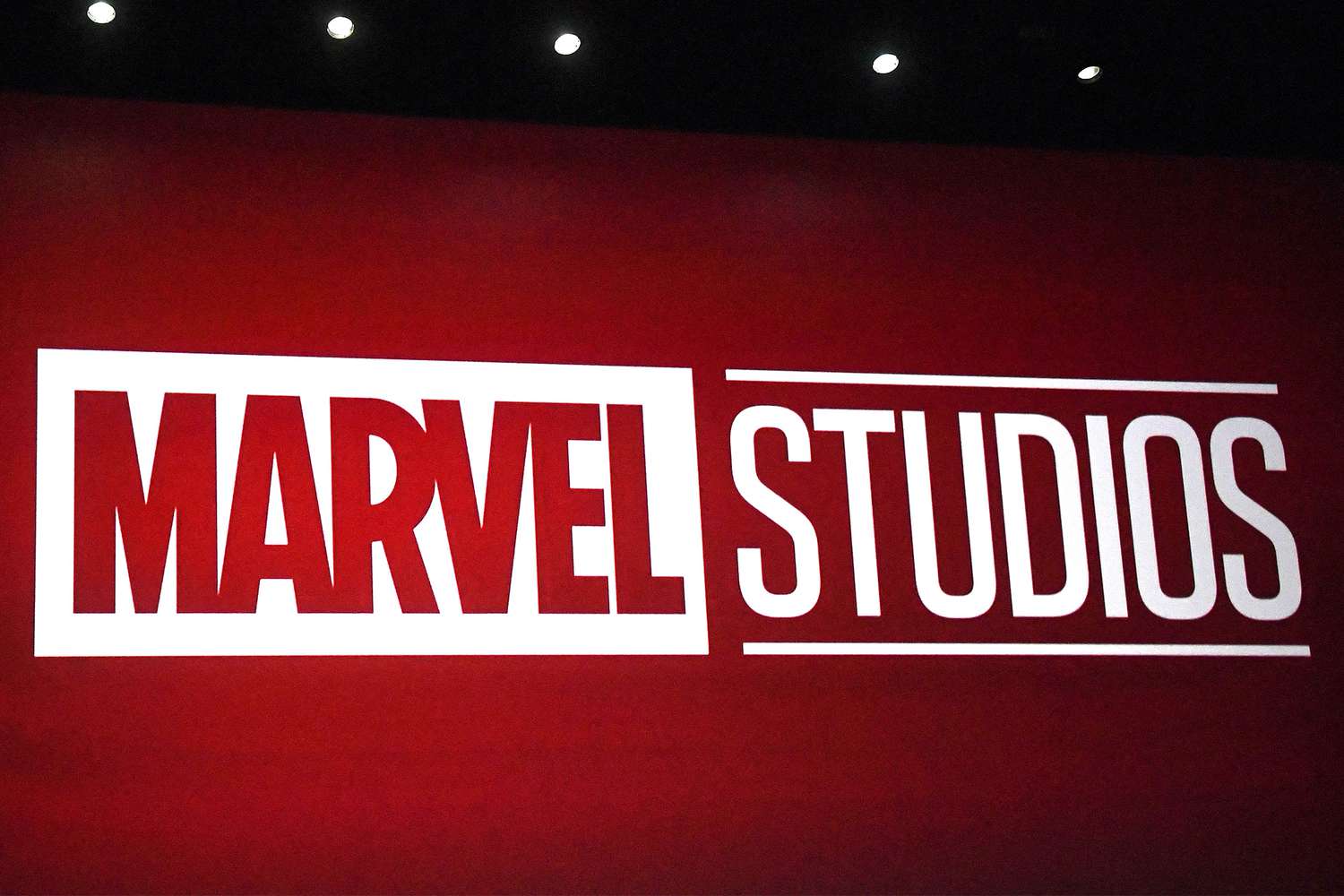 Décès d’un membre de l’équipe du film de Marvel ‘Wonder Man’ suite à un accident sur le plateau