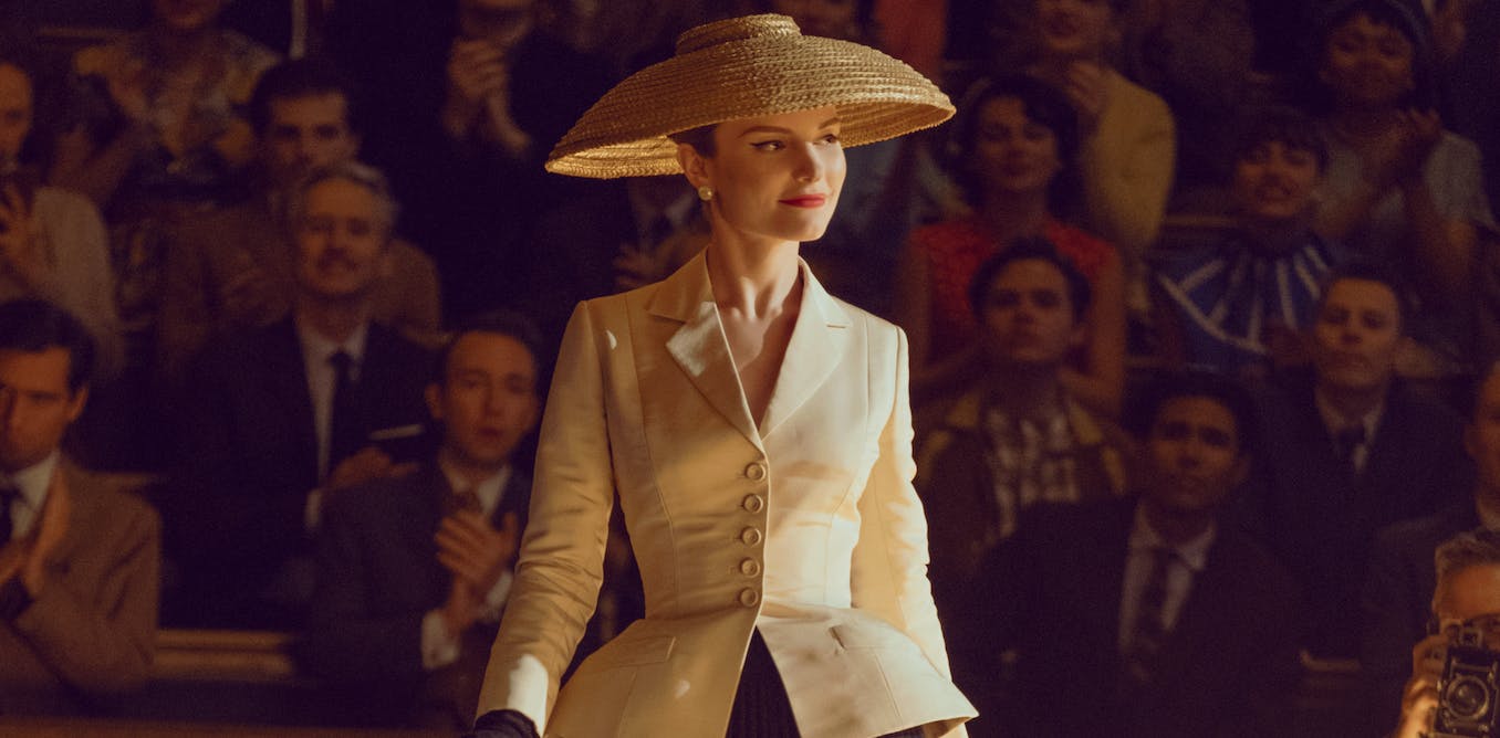 Dior apporte de l’optimisme au monde épuisé par la guerre dans les séries dramatiques d’Apple TV