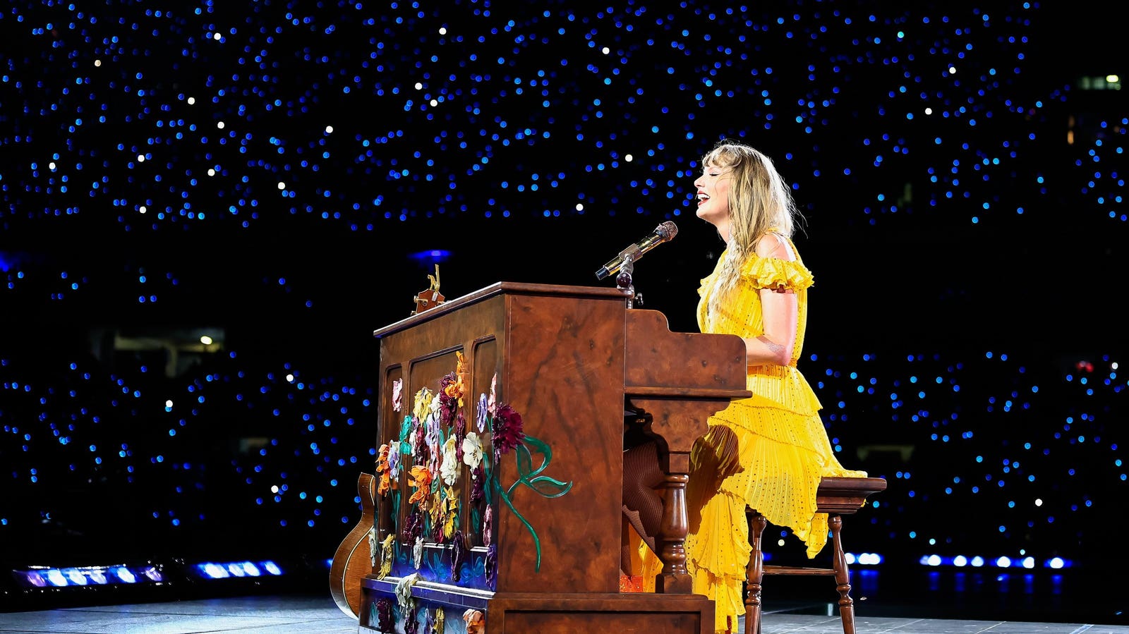 Disney remporte les droits de diffusion du film “Eras Tour” de Taylor Swift et fixe la date de lancement