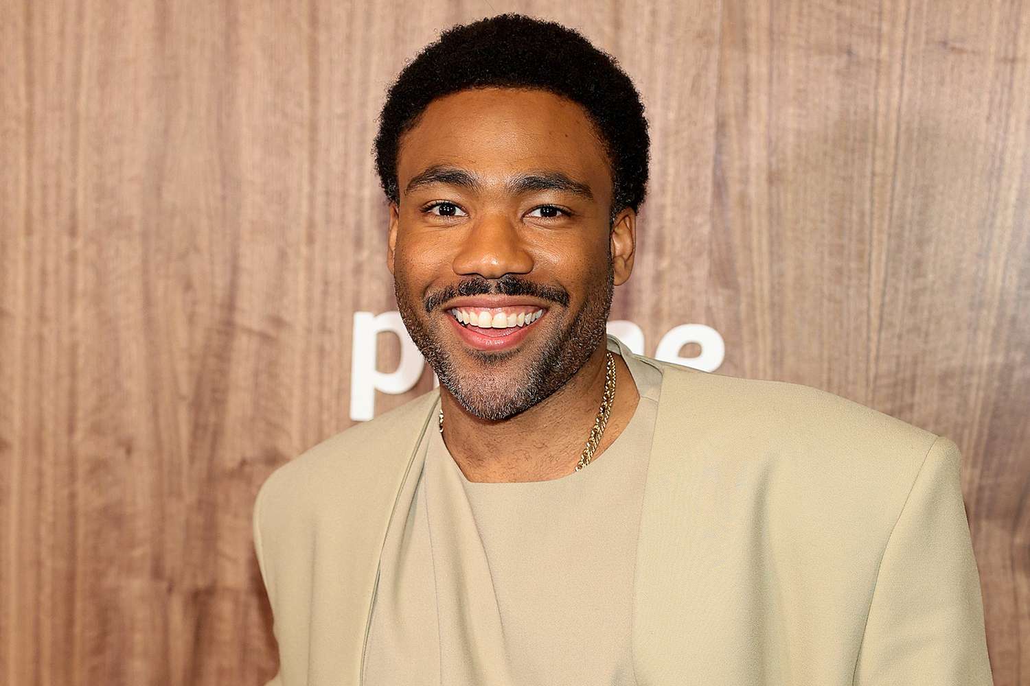 Donald Glover a tourné ‘Mr. and Mrs. Smith’ le jour de son mariage