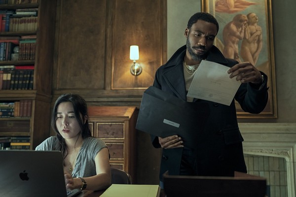 Donald Glover et Maya Erskine brûlent l’écran dans “Mr. and Mrs. Smith” sur Amazon Prime