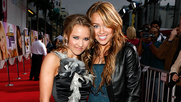 Emily Osment parle de Miley Cyrus gagnant un Grammy Award