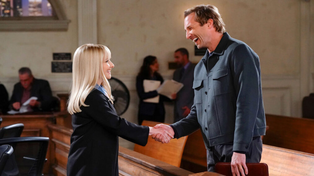 Formation en ressources humaines le week-end pour l’équipe de “Night Court” avec l’invité vedette Ryan Hansen (VIDÉO)