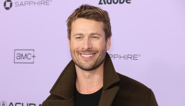 Glen Powell tête d’affiche nouvelle série Hulu Chad Powers basée sur sketche Eli Manning
