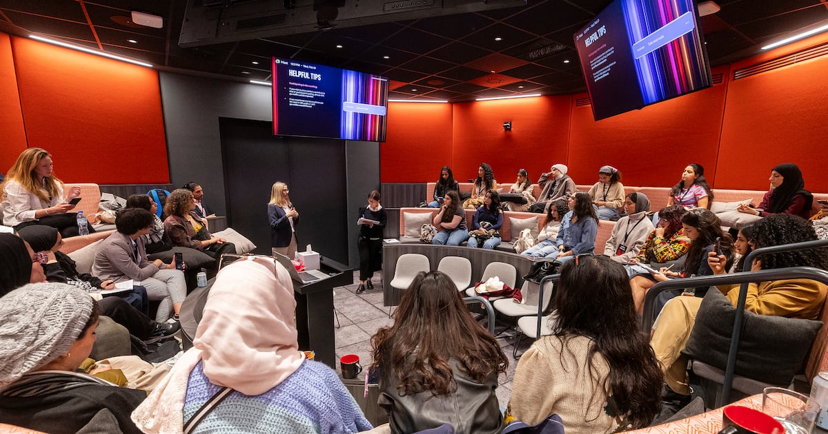 Initiative de formation Netflix pour les jeunes femmes arabes : un succès salué