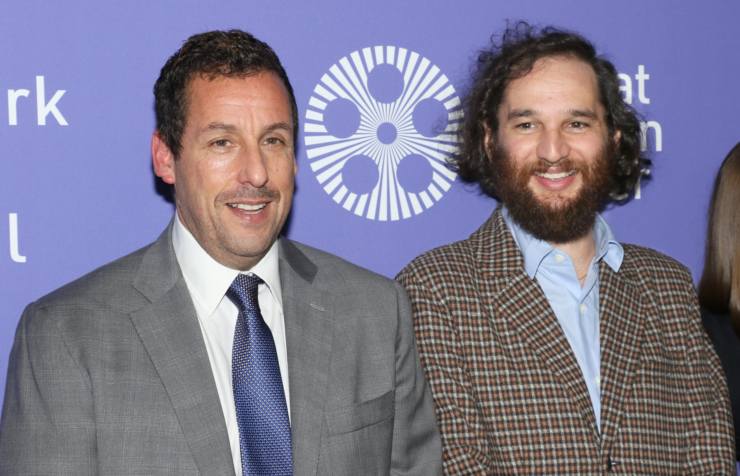 Josh Safdie dirigera le stand-up d’Adam Sandler sur Netflix