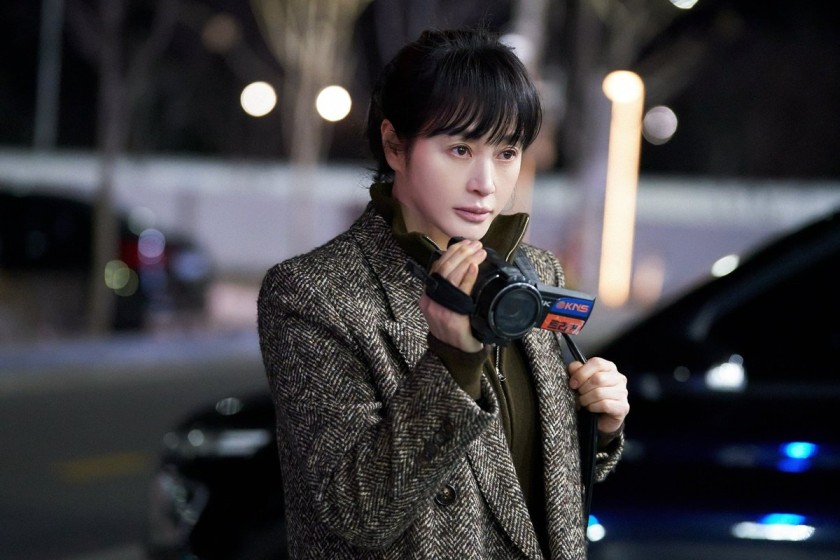Kim Hye Soo rayonne de l’aura de femme fatale dans la nouvelle série Disney+ “Trigger” – Plus de détails à l’intérieur