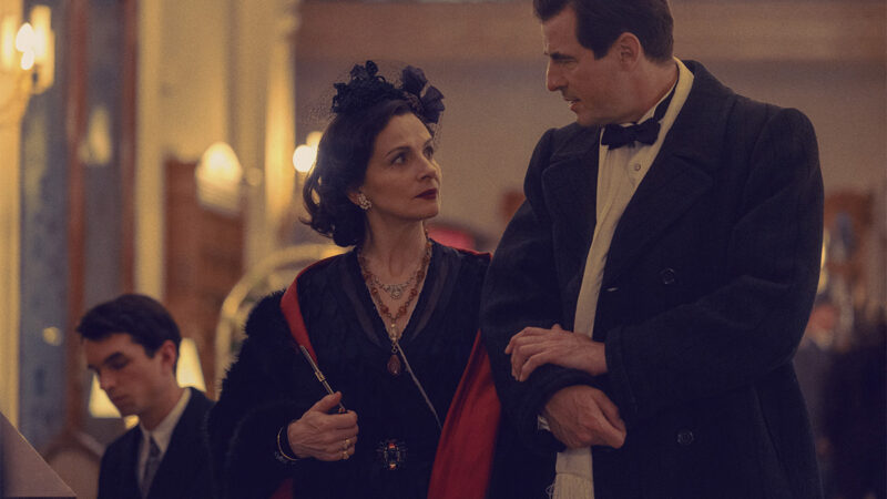 La nouvelle série d’Apple TV+ donne un nouvel élan à l’histoire de Coco Chanel pendant la Seconde Guerre mondiale