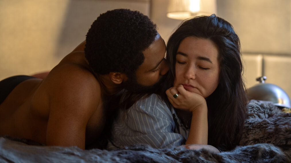 La série “Mr. & Mrs. Smith” n’a rien à voir avec le film – Donald Glover & Maya Erskine expliquent pourquoi