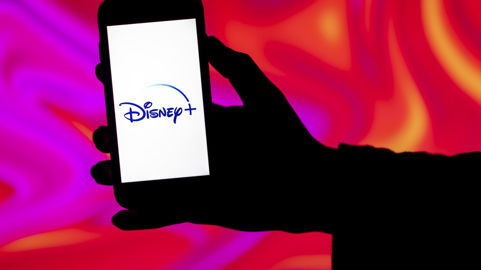 Les abonnés de Disney+ disent “Il est temps d’annuler” alors que le géant du streaming annonce un changement majeur avec des frais supplémentaires à venir