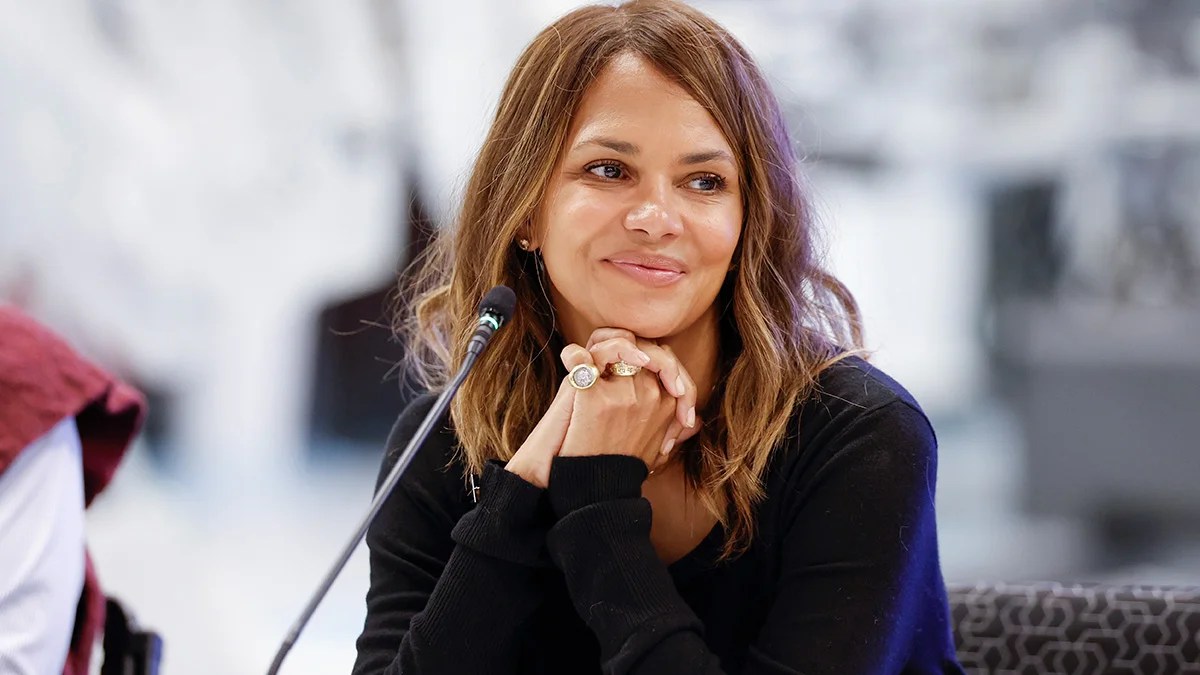 Les producteurs de The Mothership ont accepté de ne pas sortir le film avec Halle Berry